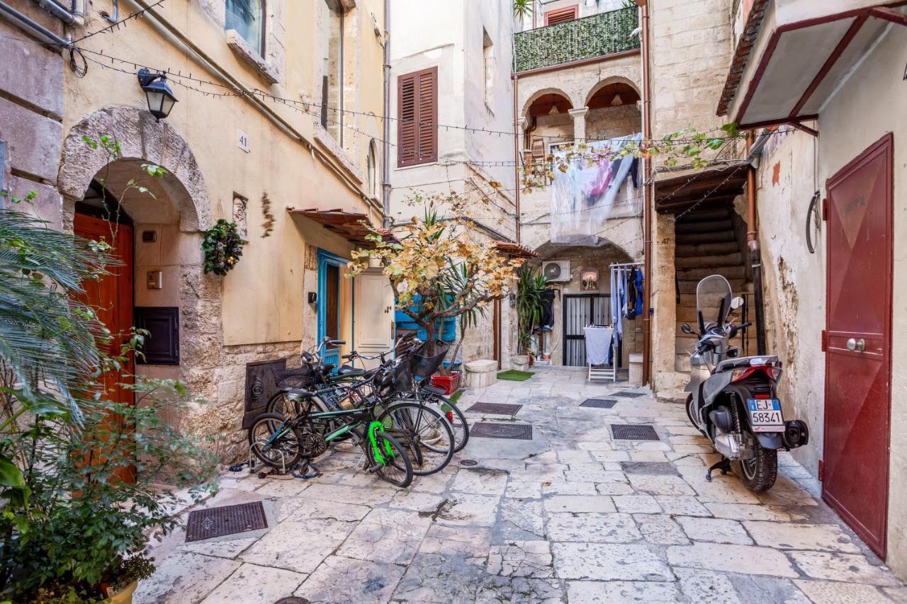 La Pergola Apt In The Heart Of Μπάρι Εξωτερικό φωτογραφία